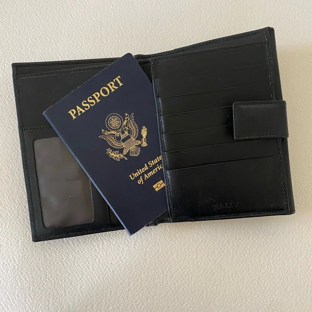 Bally Black Leather bifold wallet - Picture 12 of 15